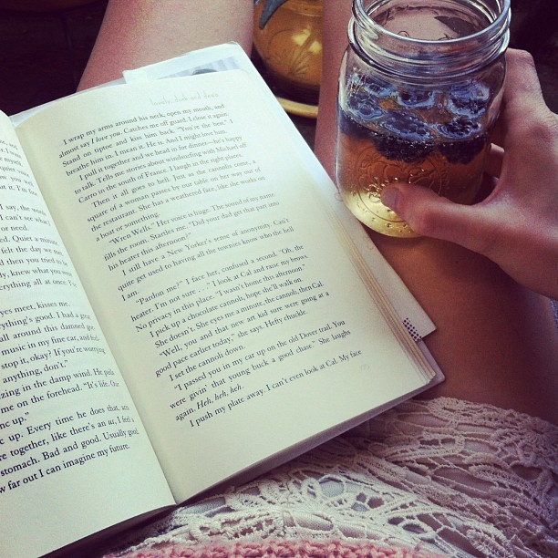 wil-ting:  I’m not moving at all today 😊📖🍹☀