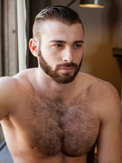 jarec-wentworth:  Jarec Wentworth.  Furry perfection