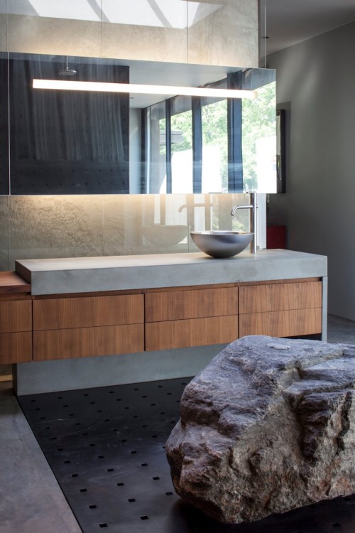 {Hufft Projects designed this contemporary take on the Miesian courtyard house, in a rural setting. 