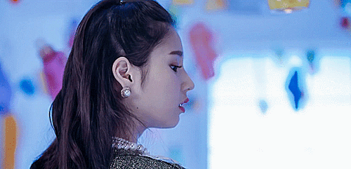 kgoddesses: (LOOΠΔ/HeeJin) “ViViD” Official MV