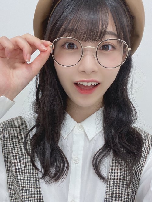 小越 春花 (NGT48)さんのツイート: 生写真のオフショット 眼鏡が下がってくる t.co/D3OEfEG3VQ t.co/MzrTsdSmlb