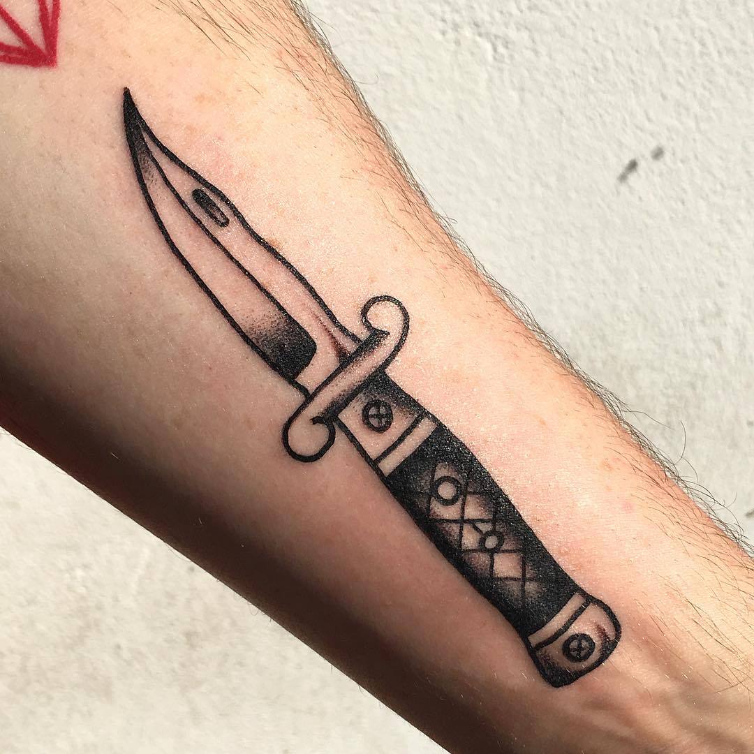 Knife Dagger Weapon Old school tattoo bloody tattoo artwork sword png   PNGWing