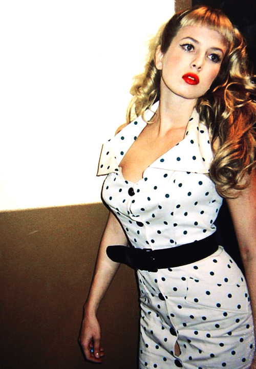 captaincoldness:  Vintagegal on We Heart It - http://weheartit.com/entry/43880768/via/loganaryelle