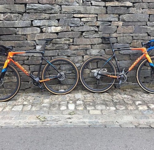 youcantbuyland:#Repost @cyclocrosss ・・・ Wow These two custom #giant #tcx #crossbike’s look absolutel