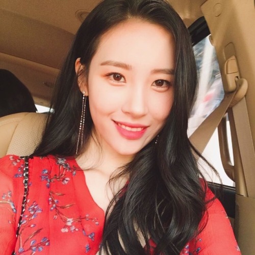 ˗ˏˋ sunmi x red icons ↷ like or reblog if you save;♡°