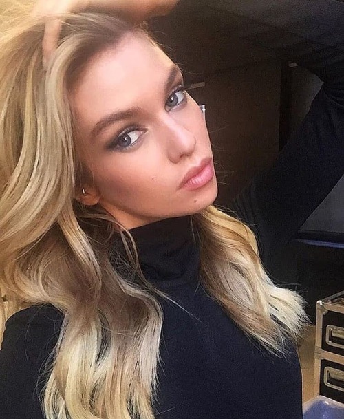 Stella Maxwell — Reposted from @stella.fanpage.austria Just Stella!❤️ #supermodel #beauty #vsa