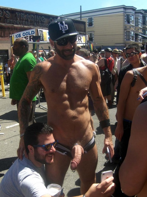 gayfetishlovers:  Better than Grindr - local guys need dick: http://bit.ly/1VCYxP2