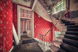 abandoned-playgrounds:  Abandoned Mansion in Europe Photographs : Matthias Haker 