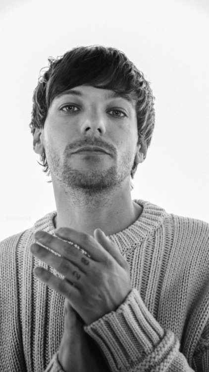 dailytomlinson:Louis by photographer assistant Maria