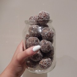 Delicious raw vegan energy balls! Dates+figs+nuts+chia