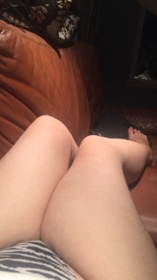 wikit1:  thesmithsxxx:  overunderthru:  Reblog my pic for a surprise in your inbox 😱😈  Very beautiful thighs   surprise me hottie  Sexy thighs and panties! Love it!