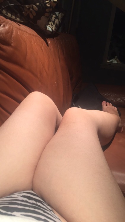 wikit1: thesmithsxxx:overunderthru:Reblog my pic for a surprise in your inbox Very beautiful thighss