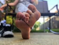 Porn photo prettyfeetqueen:Dirty feet that still look