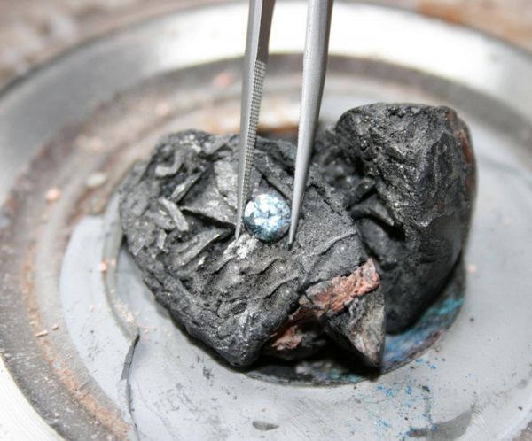 kadaver:  fooshfoosh:  sixpenceee:  The Swiss company Algordanza will take the cremations