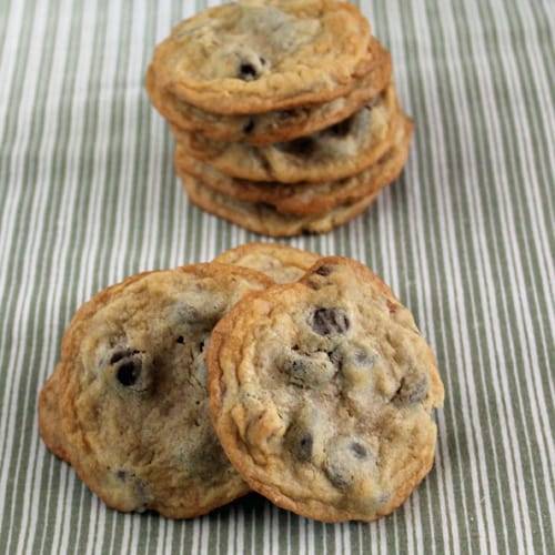 choco-chocoholics:Chocolate Chip Pecan Cookies