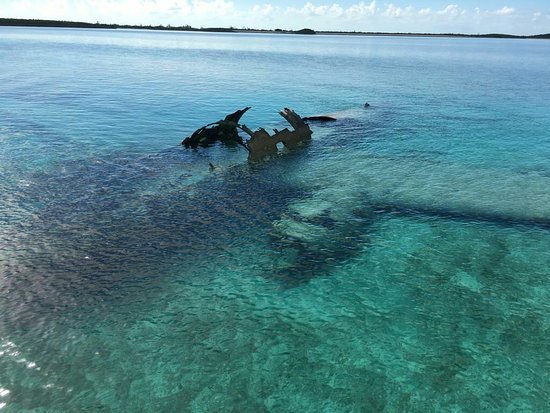 enrique262:  Curtiss C-46 Commando wreck in the Bahamas. Usually reported as a drug