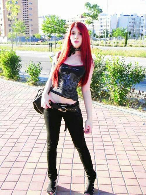 hotmetalbabes:  Follow http://hotmetalbabes.tumblr.com for more hot metal babes.