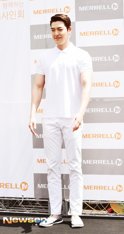             Kim Woo Bin attending MERRELL Fansign