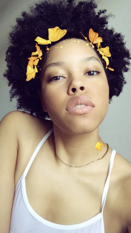 truuqueen:happy blackout day from me and my puff!  Mad beautiful