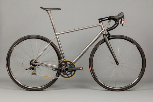 pingonow:  source: www.cycleexif.com/english-cycles-stainless-superlight