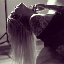 ultima-suicide:  Preview ♥ #ultimasuicide #blonde #blackandwhite #christiancoltri #tattoo #suicidegirls  beautiful&lt;3