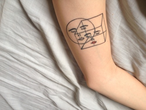 lazybonesillustrations:I woke up on Saturday morning and I had drawn lipstick on all my tattoos with a copic marker.