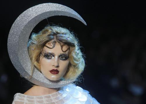 sweetvisage: John Galliano fashion + Pat Mcgrath makeup design