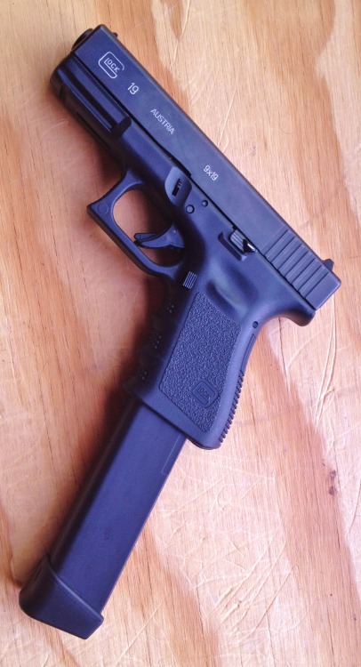 dirty-gunz:  9x33mmr:  johnnysixpack:  9x33mmr:  johnnysixpack:  Because, Happy Stick.  are those glasser safety slugs?  Hornady 135 grain Critical Duty in 9mm  I don’t know that I’ve ever seen plastic tipped pistol rounds   That ain’t called plastic