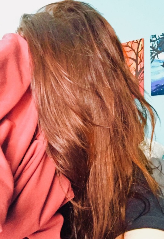 Lolol I mean… ok, here a bad awkward pic of me covering my face so you can see my bedhead this morning lol! n///n”This is the first time my porn people have seen the top of my head lol weird to think about o.o