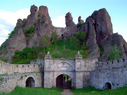 visitheworld:  The entrance to Belogradchik
