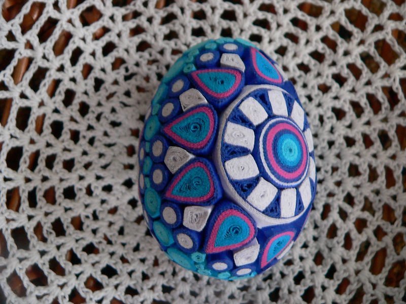 Pisanki (Polish Easter eggs) made in quilling technique.
Created by danslo.