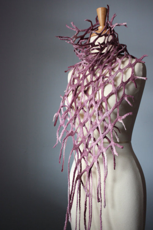 thormal:positivemotivation:Felted Scarf Creations by VitalTemptationかわいい！colbertgimme.gif