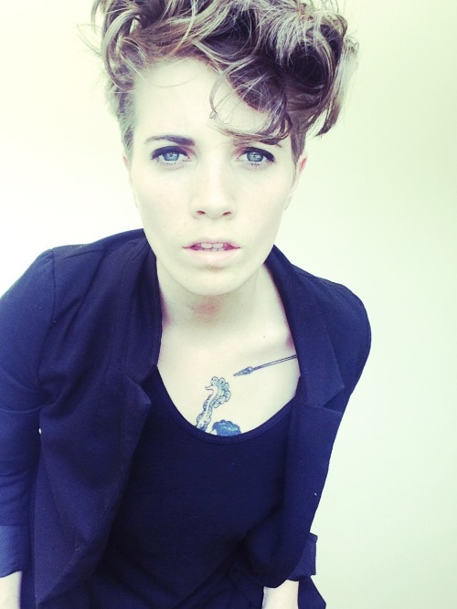 cherrytiy:  This makes me question how hair works