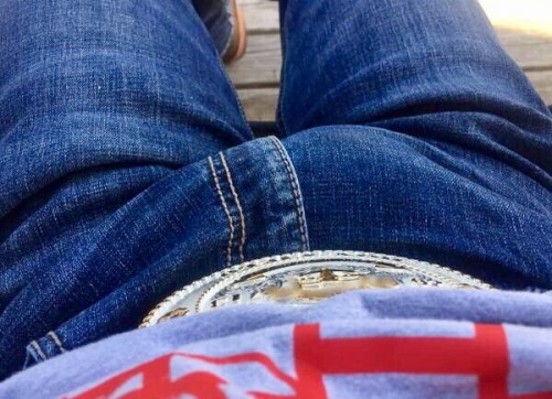 jeansdude14: phd-bullrider: Can’t hide or deny a cowboy hard-on! Beautiful buldge. Let me open