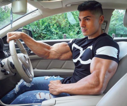 bicepsinsleeves: Andrei Deiu Takes Body Building to a Whole New level. I Doubt there is a shirt with big enough sleeves for him to flex with. His arms literally cannot fit!