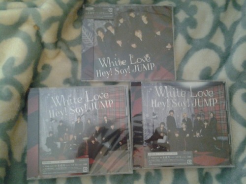 All 3 editions of the White Love single have come in! I’m super excited for them!! The notebook that