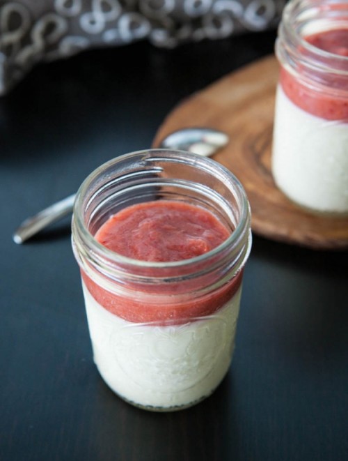 hoardingrecipes: Strawberry Rhubarb Panna Cotta