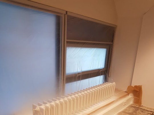 In vrijwel ieder huis zijn ze te vinden; radiatoren. Soms mooi, nieuw en strak maar helaas vaak ook echt wel aan een opknapbeurt toe. In dit blog lees je of de je de radiator nu beter kunt spuiten, verven of lakken. Het (professioneel) spuiten van...