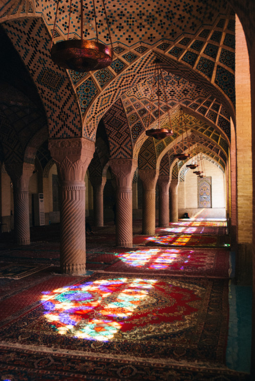 henriplantagenet: Nasir ol Mulk Mosque, Shiraz. Also known as the Pink Mosque due to the extensive a