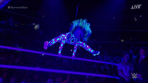 delusionalheel - I’m still 100% here for Naomi’s new entrance.