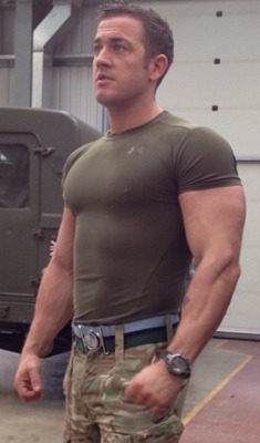 pec-men:  Visit my blog for more pictures