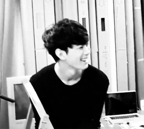 korean-dreaming:  He’s so cute here! 