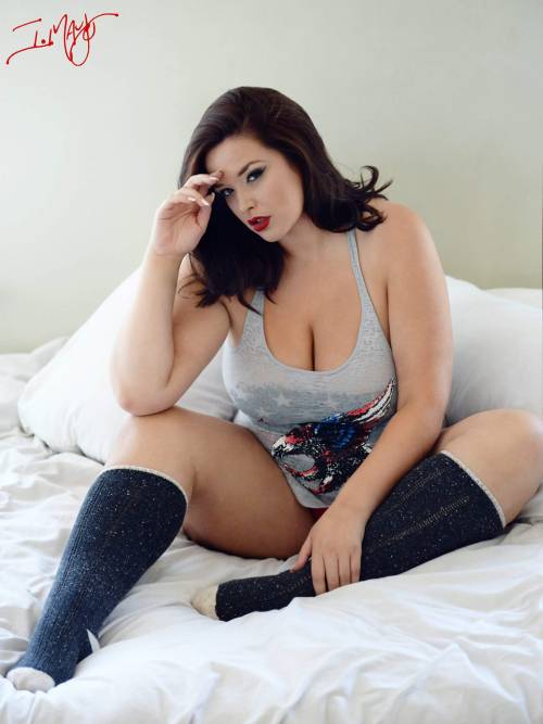 XXX curvy-pinup-sfw:  Bianca Bombshell photo photo