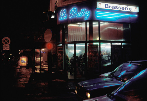 20aliens:FRANCE. Ile de France. Paris. 1985. A café.Harry Gruyaert