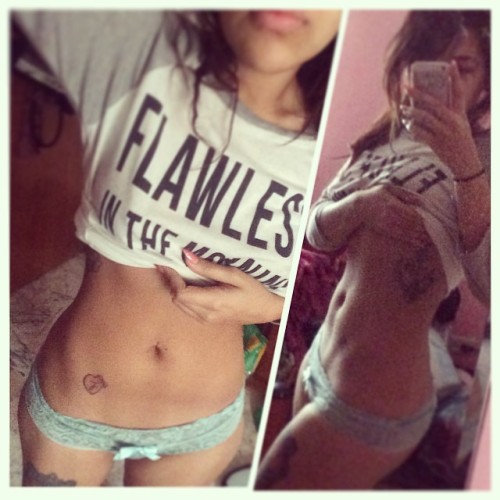 gnarlycupcakex:  La pijama de la temporada, me vale, hoy me siento mejor que nunca #NoPants #selfie #tummy #idgaf #flawless #iwokeuplikethis ✌️💩 #morning