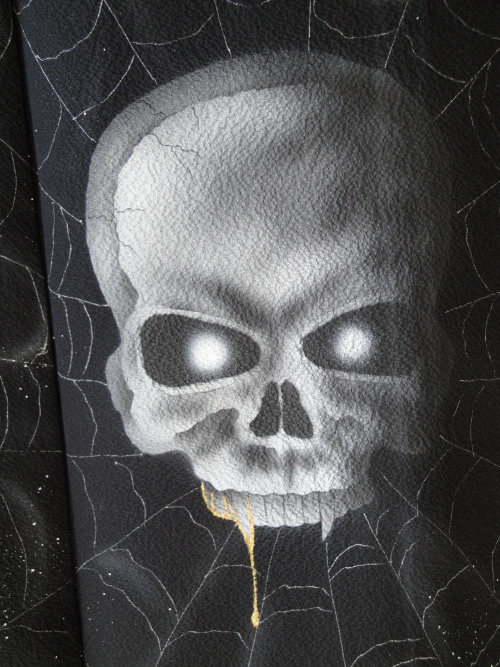 ainokimono:Chirimen silk, hand-painted skull and spiderweb houmongi. Not the usual bold stripes and 