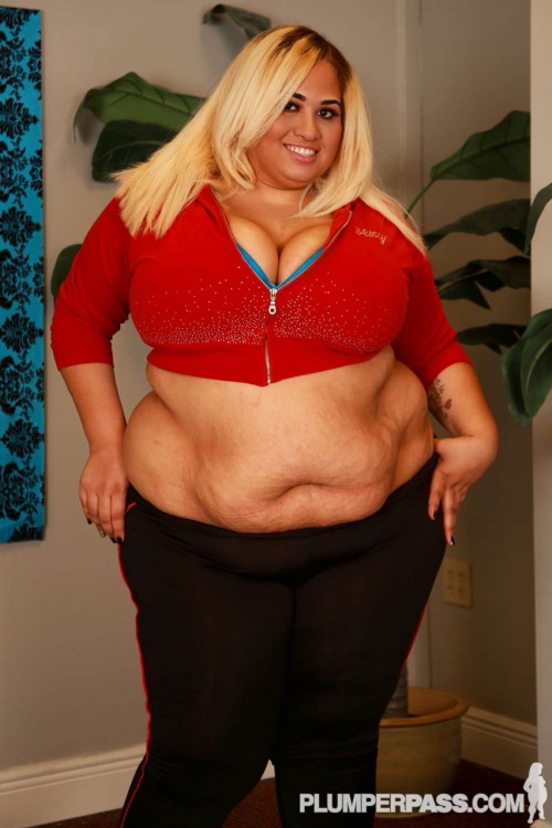 http://supersizebbw.tumblr.com/post/85610636547