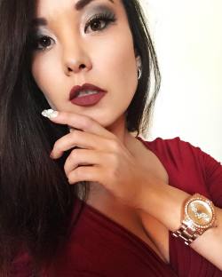ani-mia:  I love the rose gold color and rhinestone accents of this Wonder Woman watch from @thesuperherostuff   For more gift ideas for the holidays, check out my recommended items for men and women here: https://www.superherostuff.com/ani-mia.html 