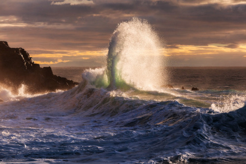 nubbsgalore: photos by giovanni allievi in savona, italy (see also: previous wave posts)