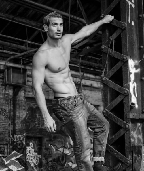 bonitominino:    Lucas Bloms | Instagram: @lucas.bloms   